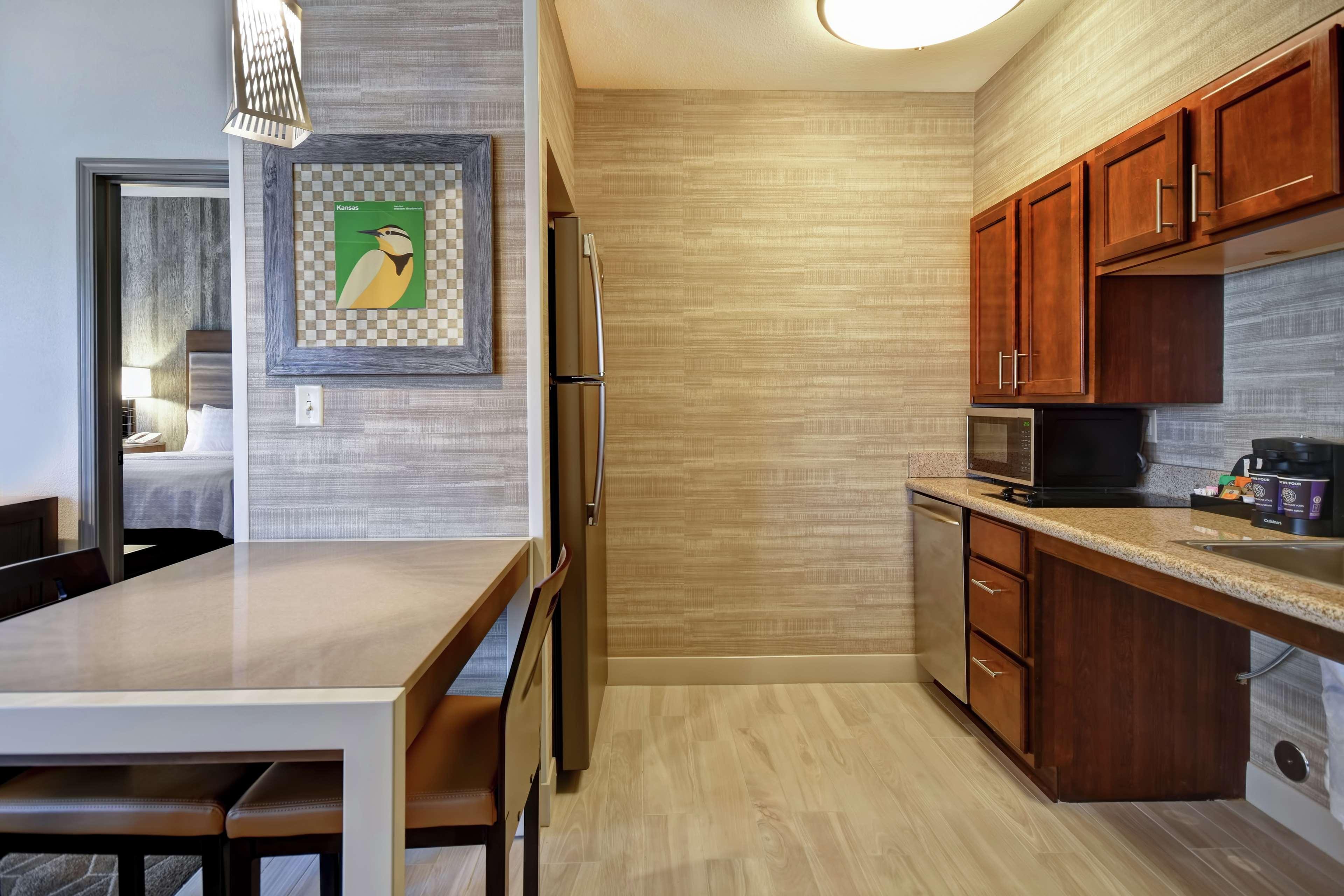 Homewood Suites By Hilton At The Waterfront Wichita Kültér fotó