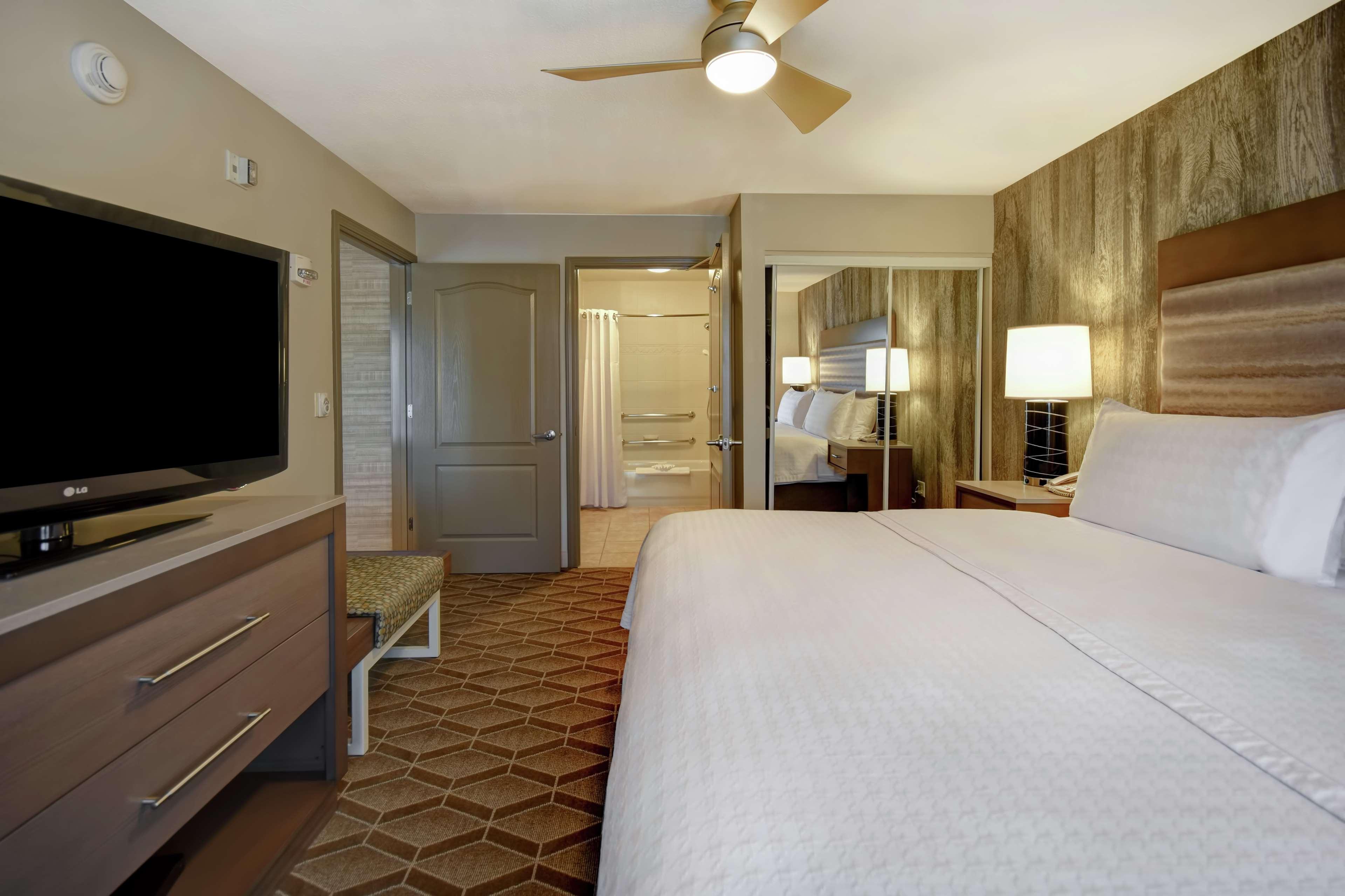 Homewood Suites By Hilton At The Waterfront Wichita Kültér fotó