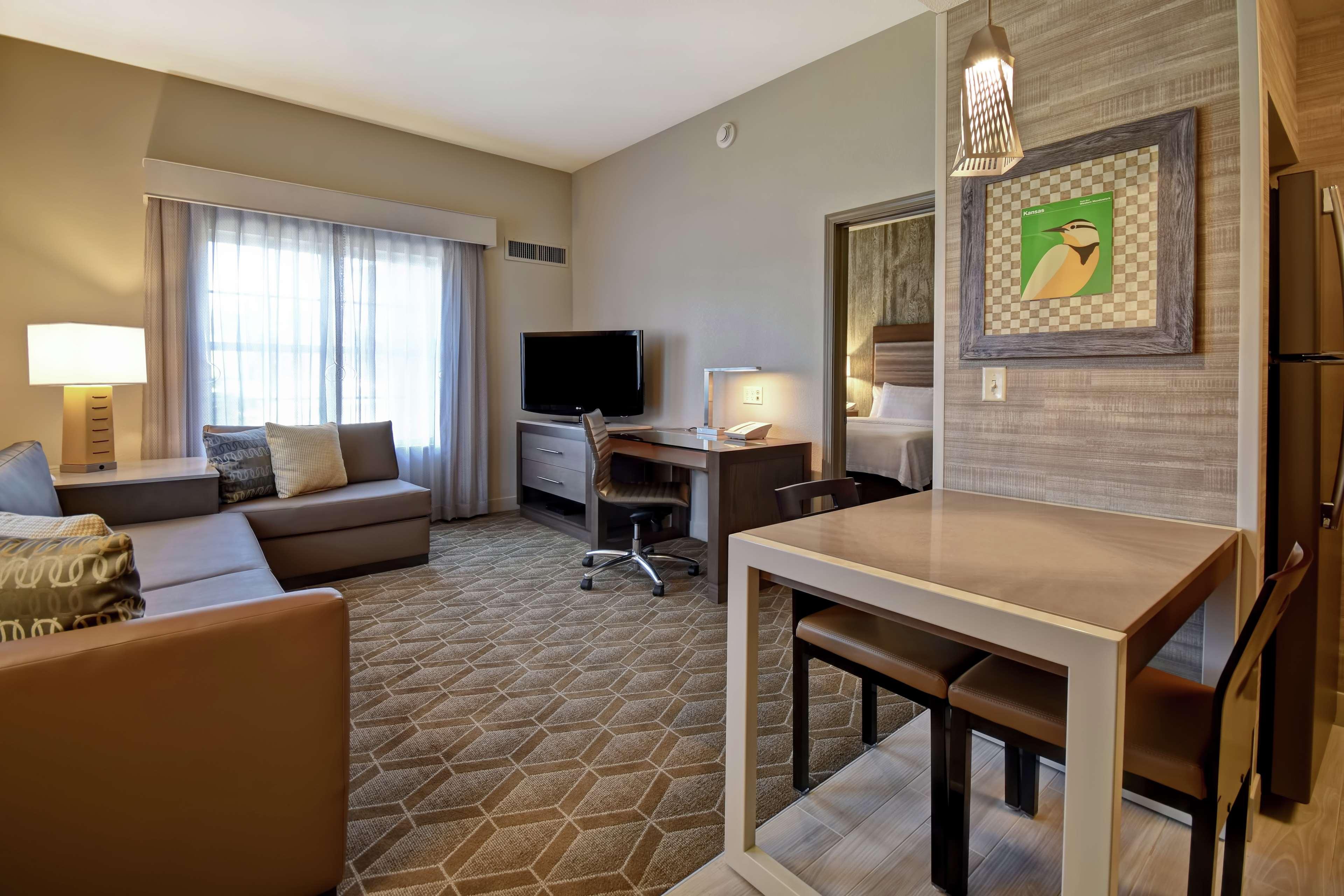 Homewood Suites By Hilton At The Waterfront Wichita Kültér fotó