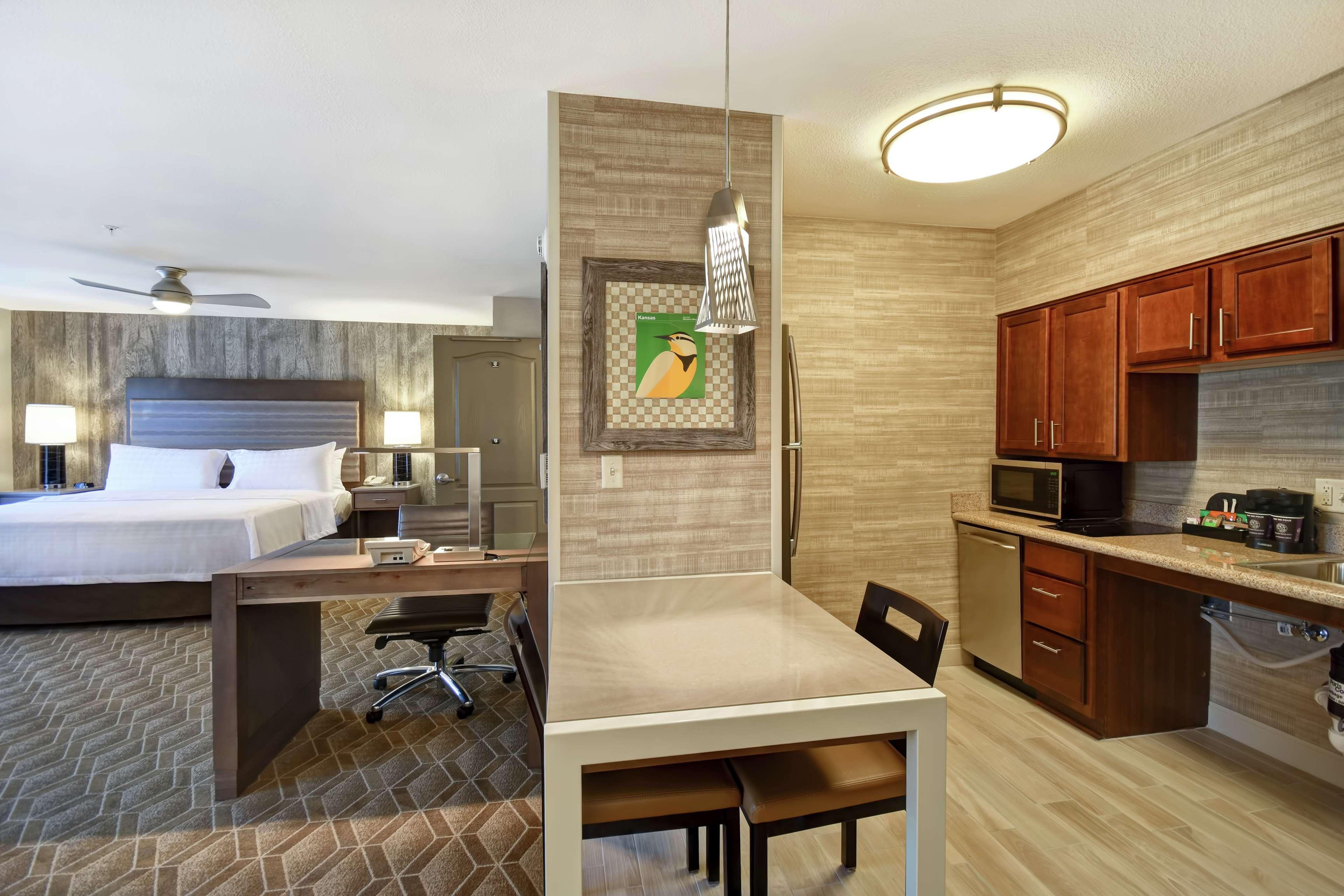 Homewood Suites By Hilton At The Waterfront Wichita Kültér fotó