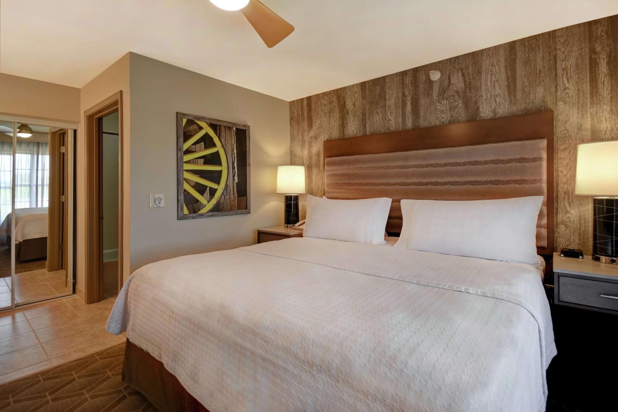 Homewood Suites By Hilton At The Waterfront Wichita Kültér fotó